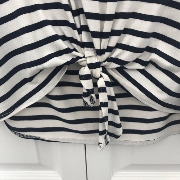 Sleeveless Striped Shirt w/Tie Front NWT, size L - Picture 2 of 6